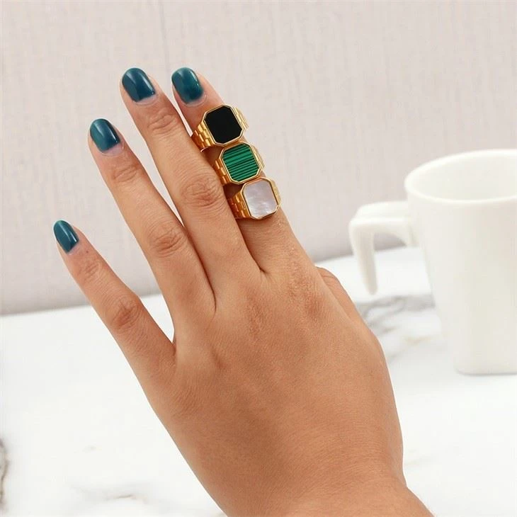 ladies signet rings